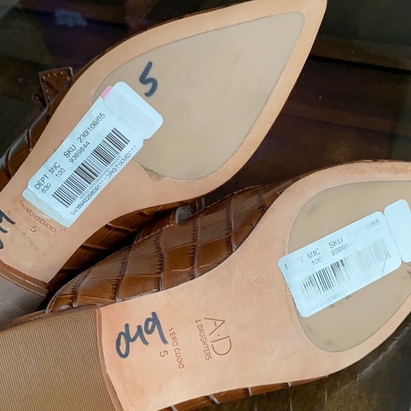 AD & DAUGHTERS Jemma Croc Embossed Leather Mules. - Picture 8 of 11